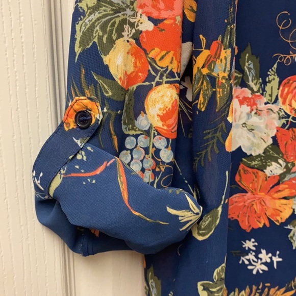 Blue floral top - Picture 3 of 5